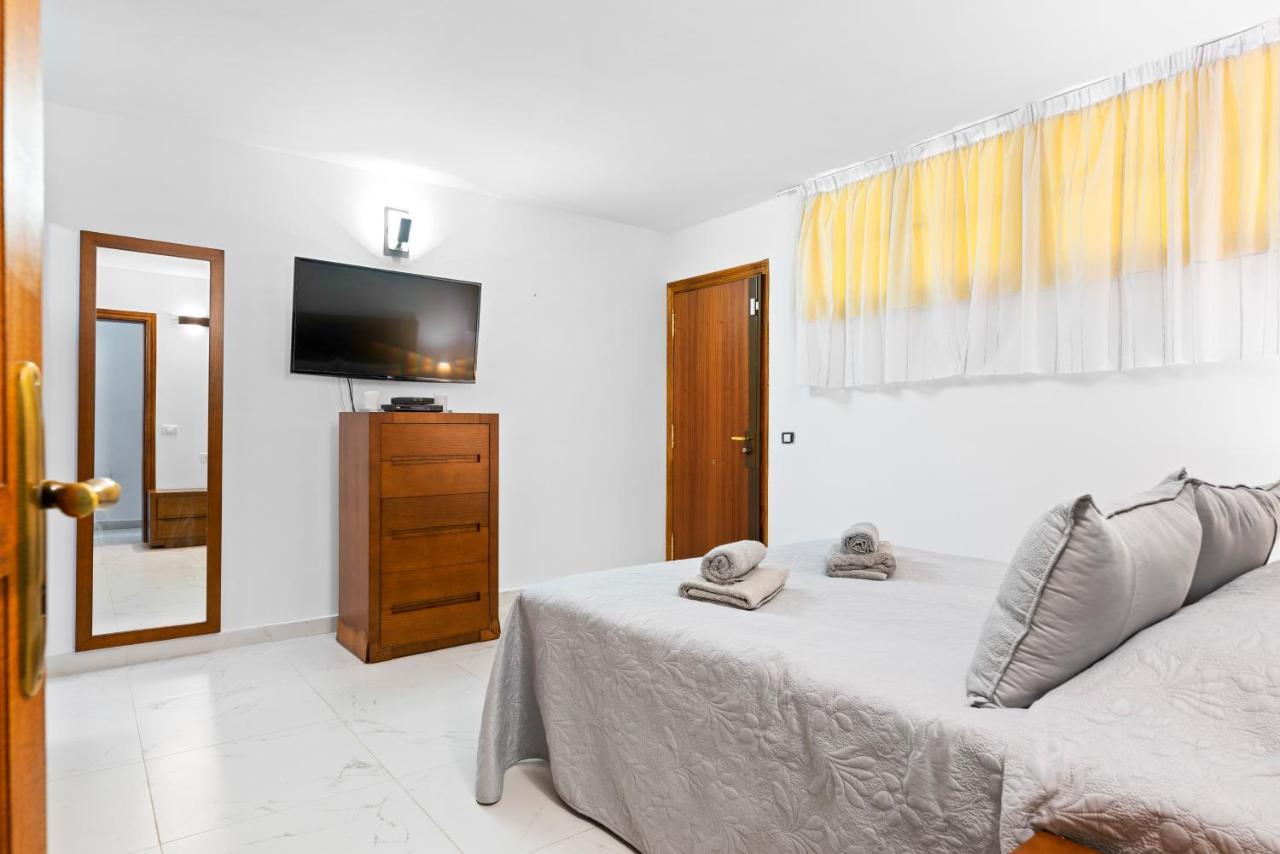 Neptuno Pool And Beach Private Access Puerto de Santiago  Exterior photo